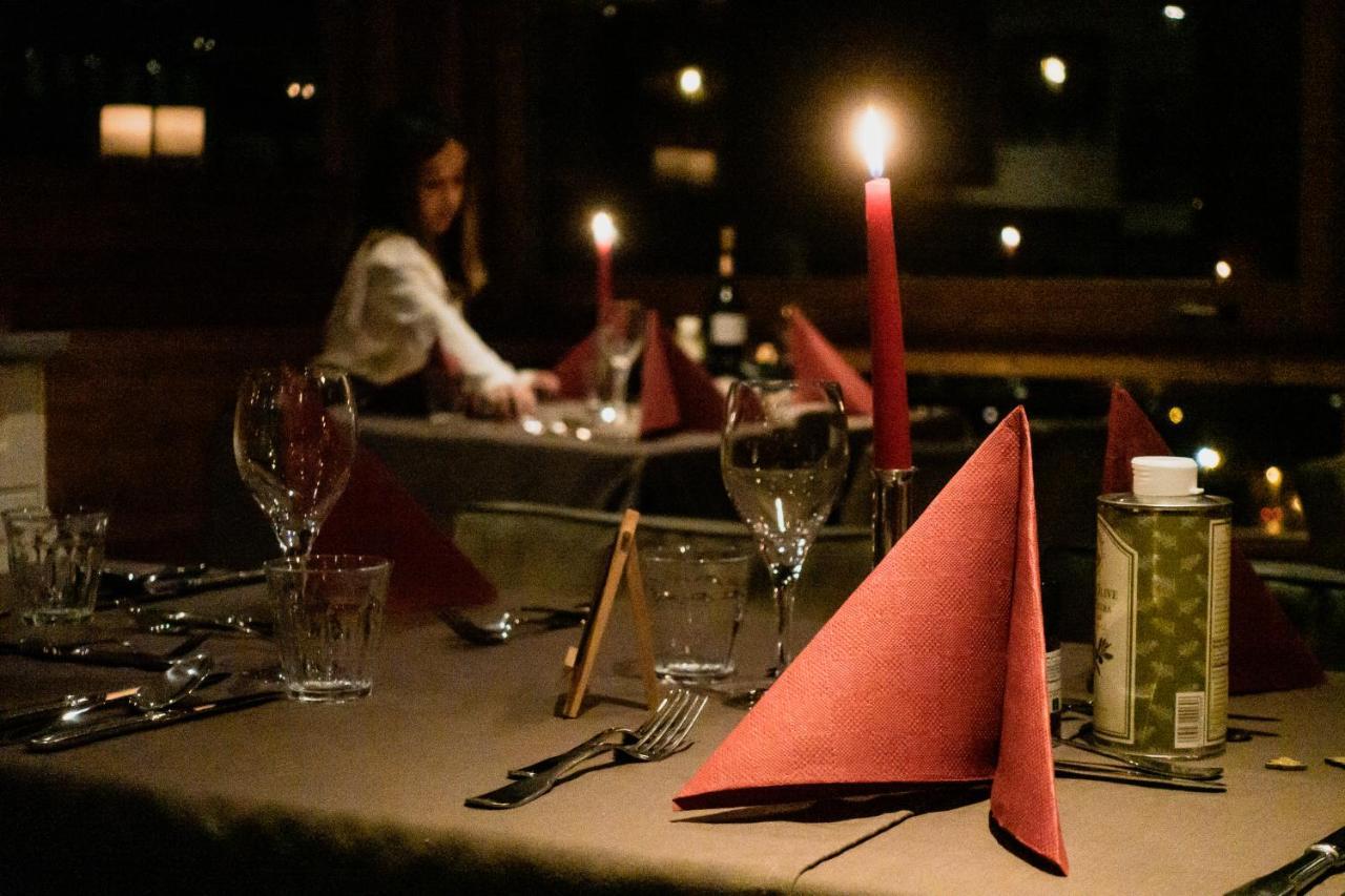 Hotel Restaurant Saint Roch ピュイ・サン・ヴァンサン エクステリア 写真