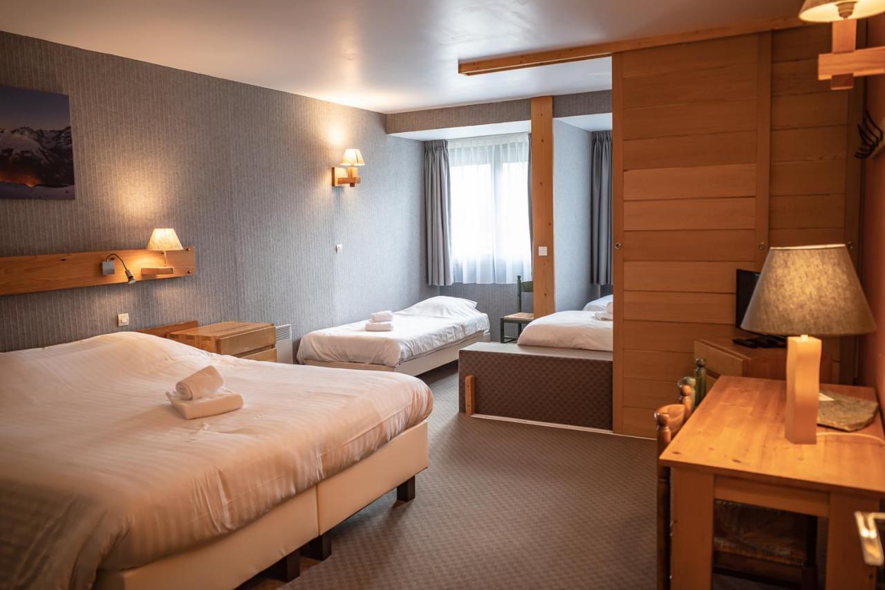 Hotel Restaurant Saint Roch ピュイ・サン・ヴァンサン エクステリア 写真