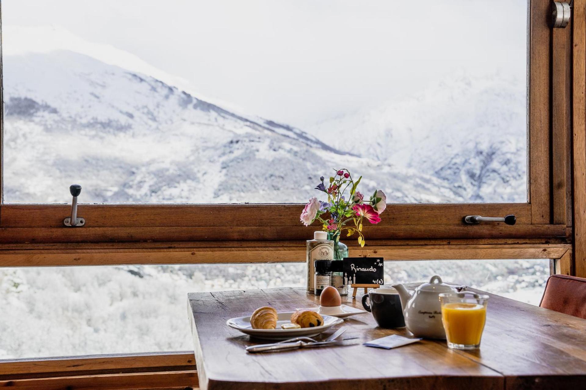Hotel Restaurant Saint Roch ピュイ・サン・ヴァンサン エクステリア 写真
