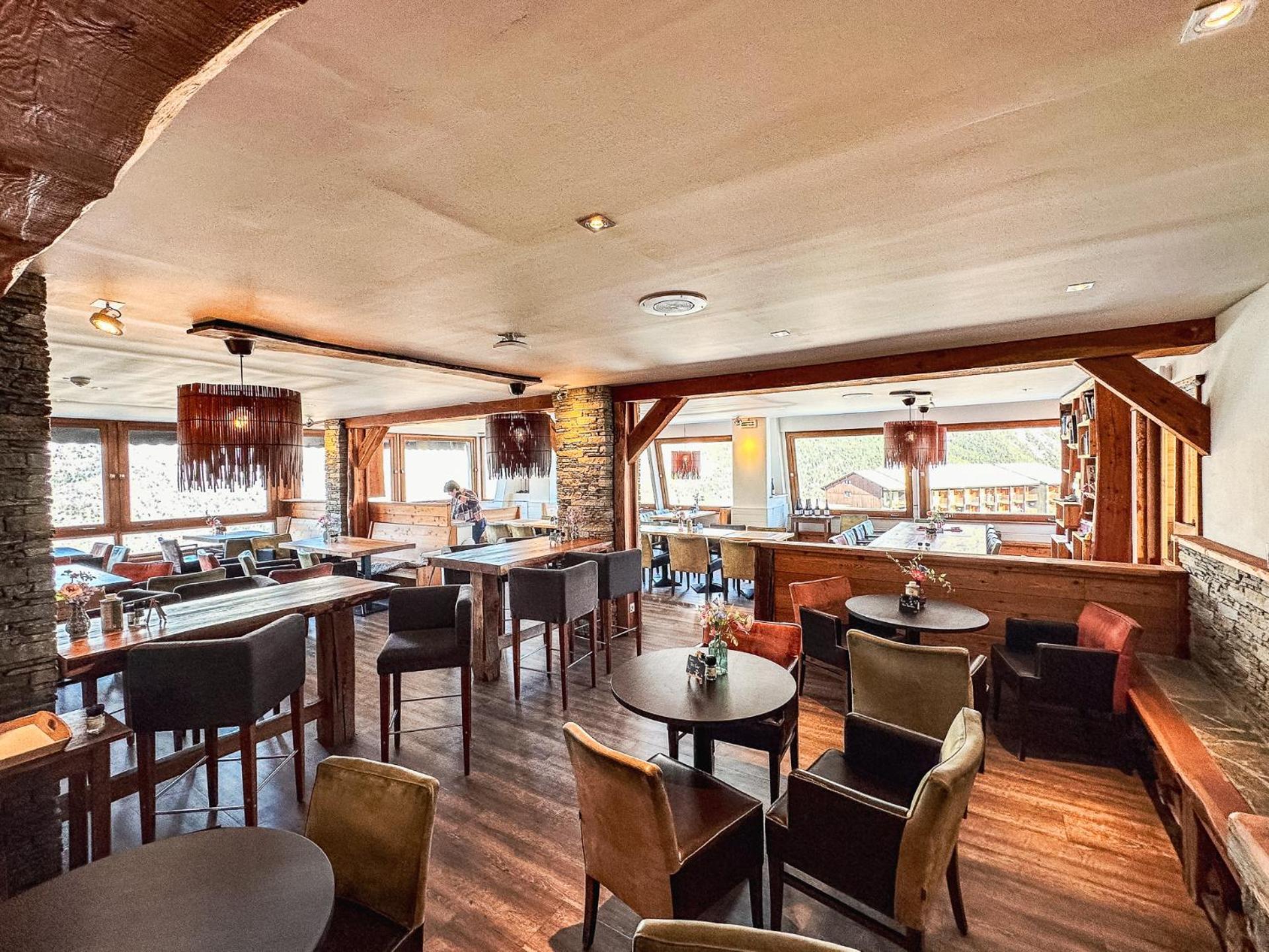 Hotel Restaurant Saint Roch ピュイ・サン・ヴァンサン エクステリア 写真