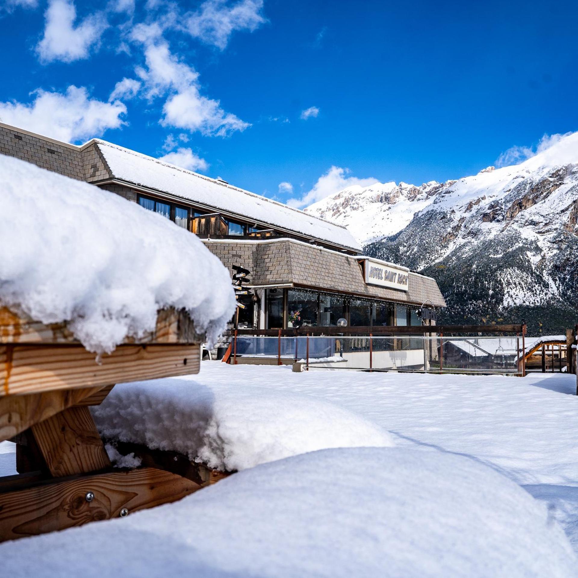 Hotel Restaurant Saint Roch ピュイ・サン・ヴァンサン エクステリア 写真